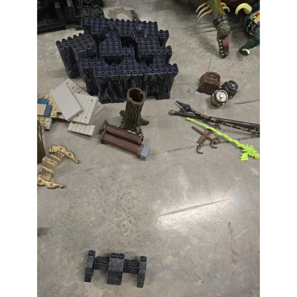 Vintage Mega Bloks Dragons Krystal Wars Assorted Blocks Figures Parts Huge Lot